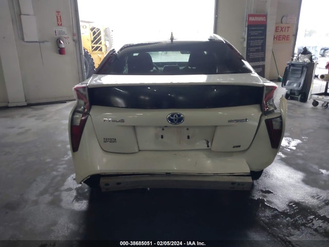 38685051 :رقم المزاد ، JTDKARFU3G3501803 vin ، 2016 Toyota Prius Two Eco مزاد بيع