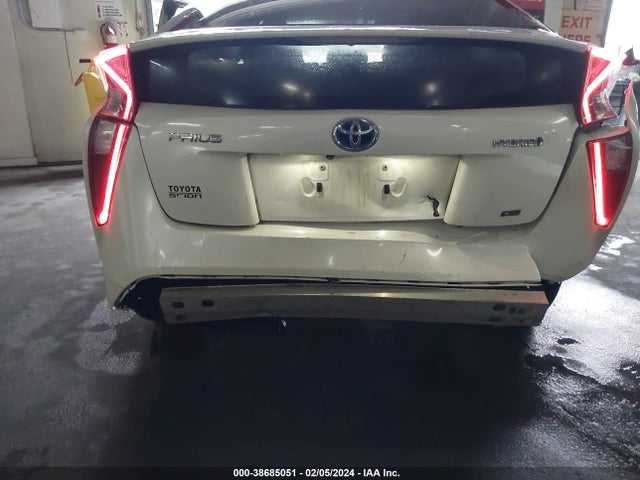 38685051 :رقم المزاد ، JTDKARFU3G3501803 vin ، 2016 Toyota Prius Two Eco مزاد بيع