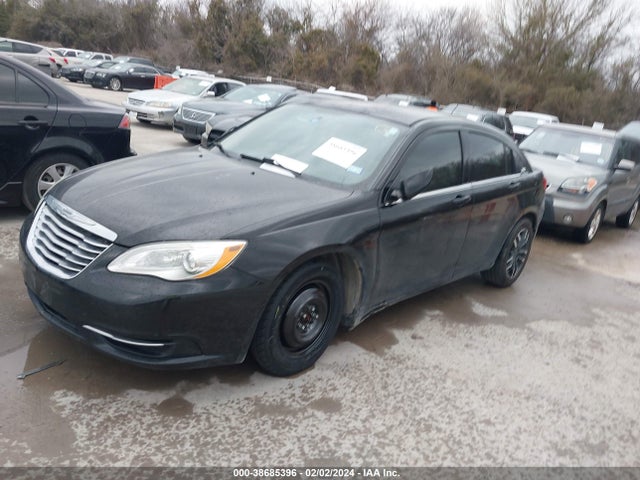 Chrysler 200 LX 2014 1C3CCBAG9EN101886 Image 2