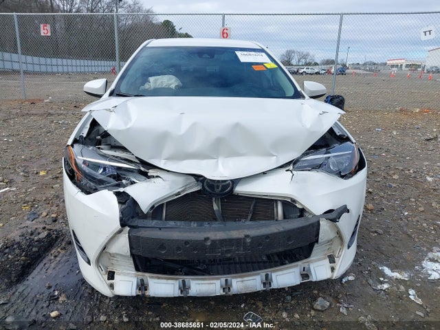 Toyota COROLLA LE 2018 5YFBURHE3JP756981 Image 12