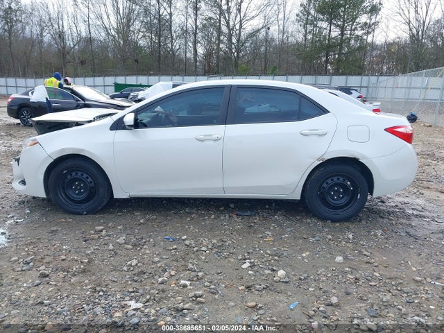 Toyota COROLLA LE 2018 5YFBURHE3JP756981 Image 14