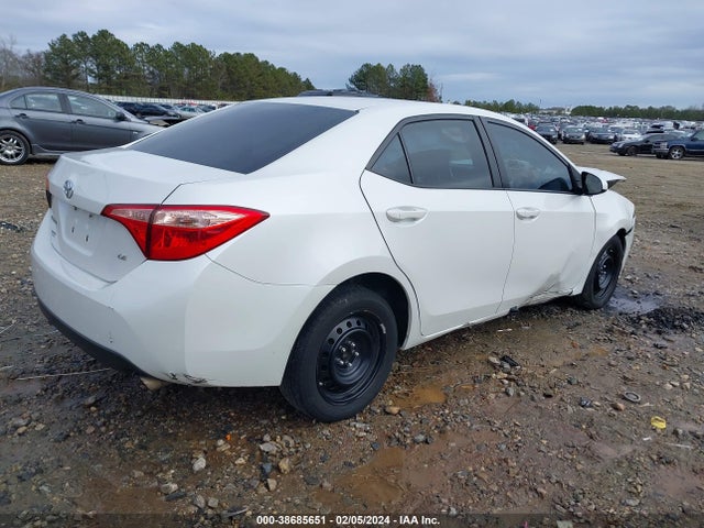 Toyota COROLLA LE 2018 5YFBURHE3JP756981 Image 4
