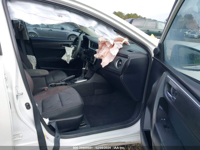 Toyota COROLLA LE 2018 5YFBURHE3JP756981 Image 5