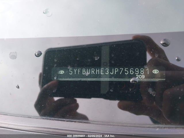 Toyota COROLLA LE 2018 5YFBURHE3JP756981 Image 9