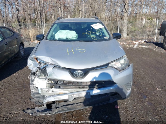 Toyota RAV4 LE 2017 2T3BFREV6HW586047 Image 12