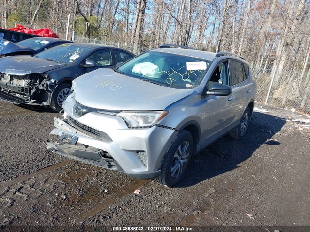 Toyota RAV4 LE 2017 2T3BFREV6HW586047 Image 2