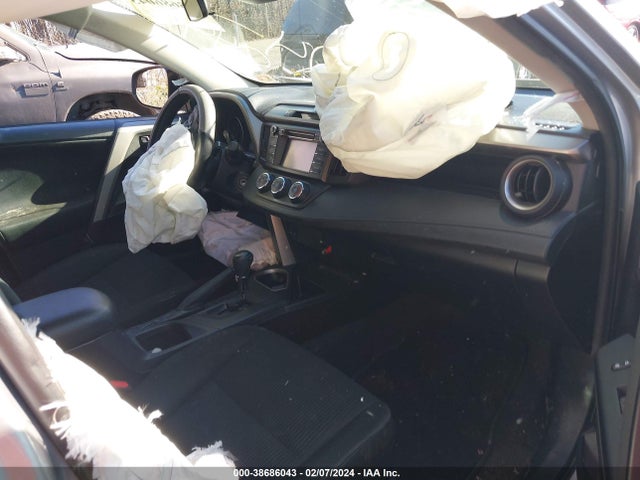Toyota RAV4 LE 2017 2T3BFREV6HW586047 Image 5