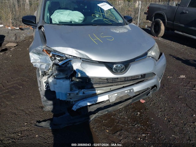 Toyota RAV4 LE 2017 2T3BFREV6HW586047 Image 6
