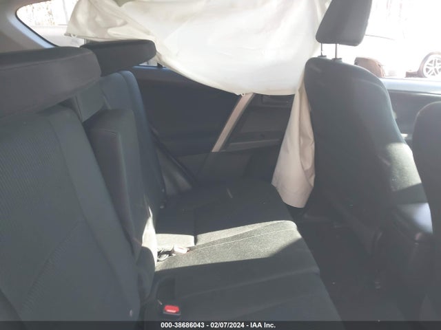 Toyota RAV4 LE 2017 2T3BFREV6HW586047 Image 8