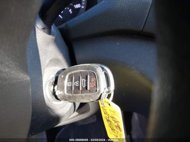 KM8J3CA41HU485019 Hyundai TUCSON SE
