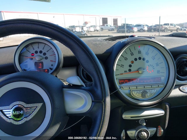 2009 MINI COOPER WMWMF33579TW72445 Photo 6