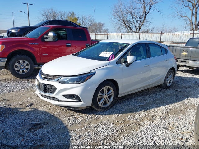 Chevrolet Cruze Lt Auto 2018 3G1BE6SM8JS597849 Image 2