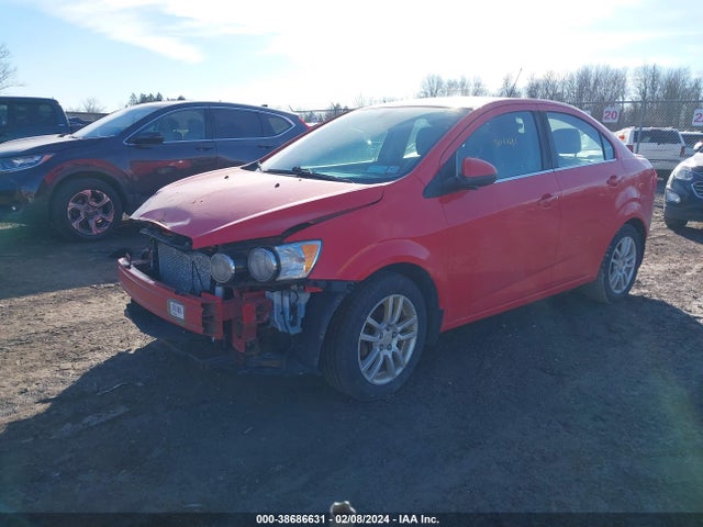 Chevrolet Sonic Lt Auto 2015 1G1JC5SG5F4220196 Image 2