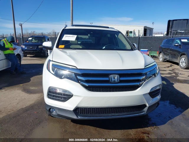 Honda Pilot Touring 2017 5FNYF6H95HB001987 Image 13