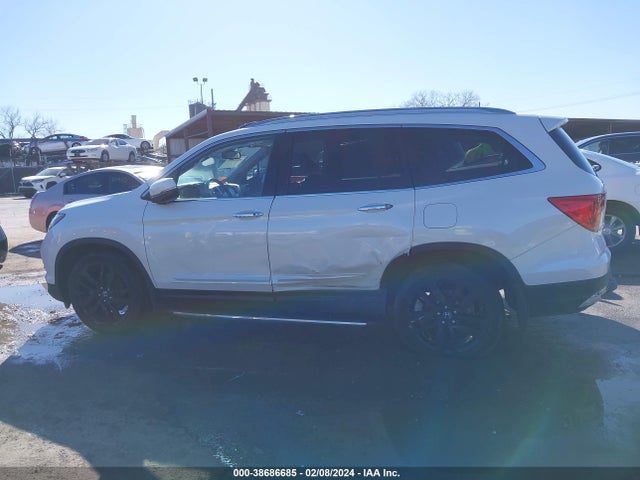 Honda Pilot Touring 2017 5FNYF6H95HB001987 Image 15
