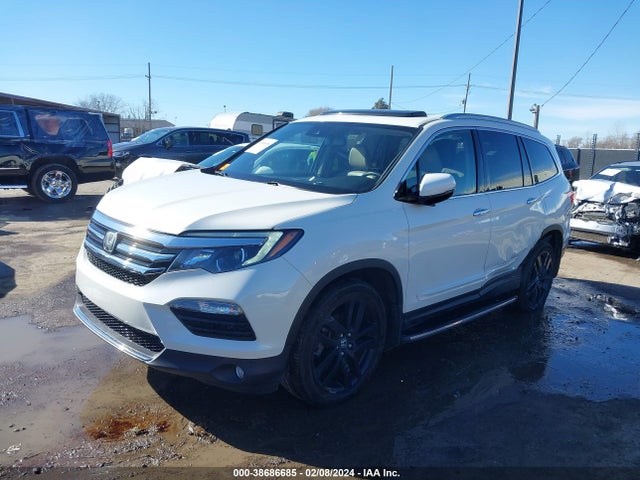 Honda Pilot Touring 2017 5FNYF6H95HB001987 Image 2