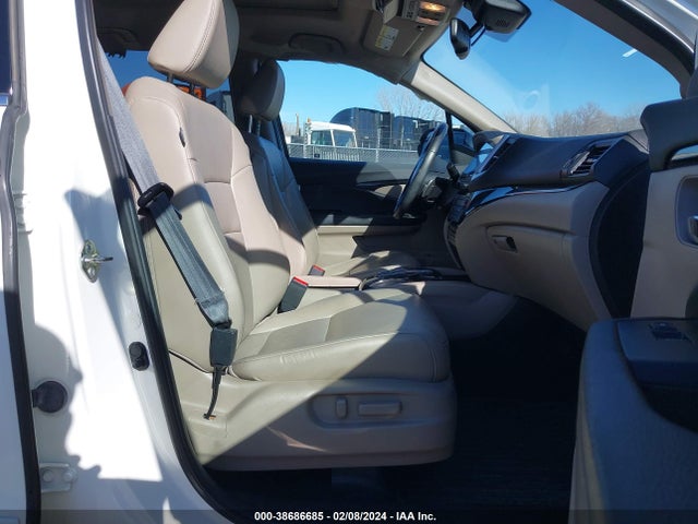 Honda Pilot Touring 2017 5FNYF6H95HB001987 Image 5