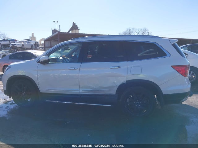 Honda Pilot Touring 2017 5FNYF6H95HB001987 Image 6