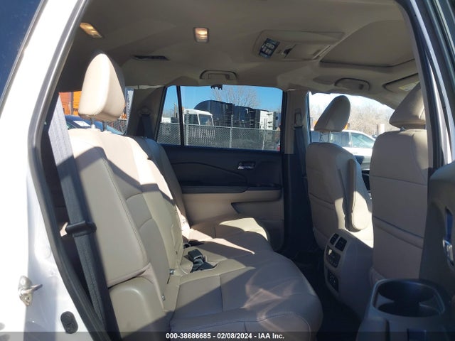 Honda Pilot Touring 2017 5FNYF6H95HB001987 Image 8