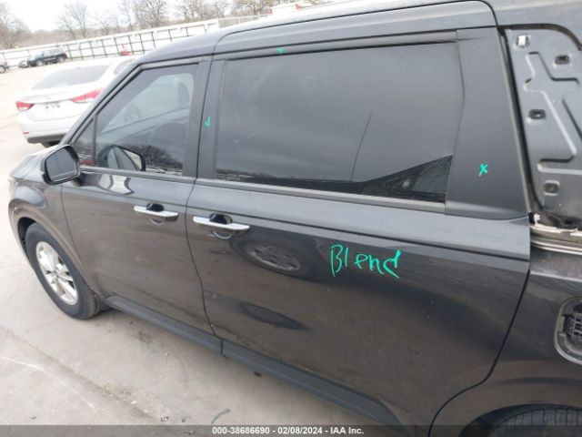 KNDNB4H38P6237008 KIA Carnival Mpv Lx Seat Package