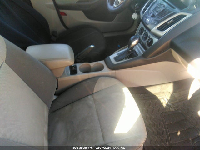 Ford FOCUS SE 2014 1FADP3F28EL130059 Image 5