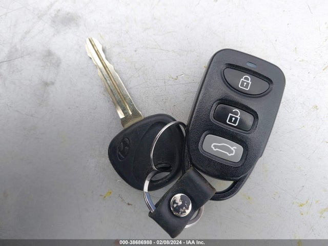 2008 HYUNDAI ELANTRA GLS/SE VIN: KMHDU46DX8U504594