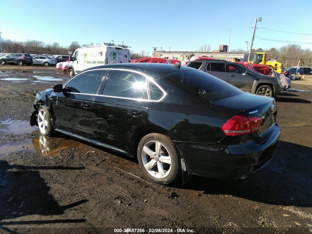 1VWAT7A33FC118108 Volkswagen Passat 1.8t Limited Edition