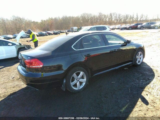 1VWAT7A33FC118108 Volkswagen Passat 1.8t Limited Edition