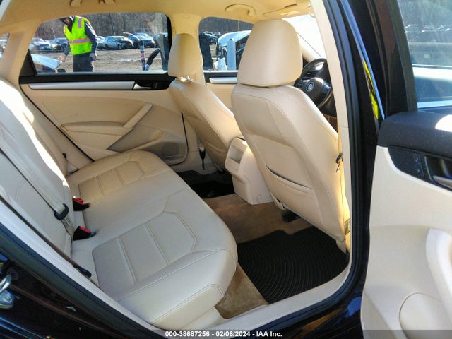 1VWAT7A33FC118108 Volkswagen Passat 1.8t Limited Edition