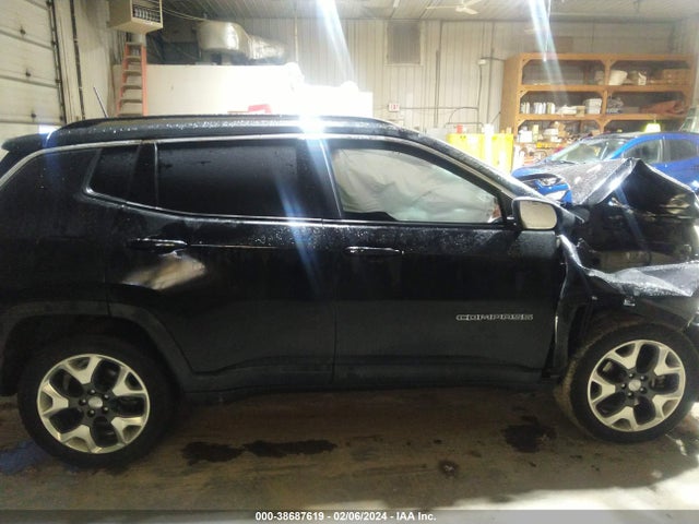 Jeep Compass Limited 4x4 2018 3C4NJDCB3JT131922 Image 14