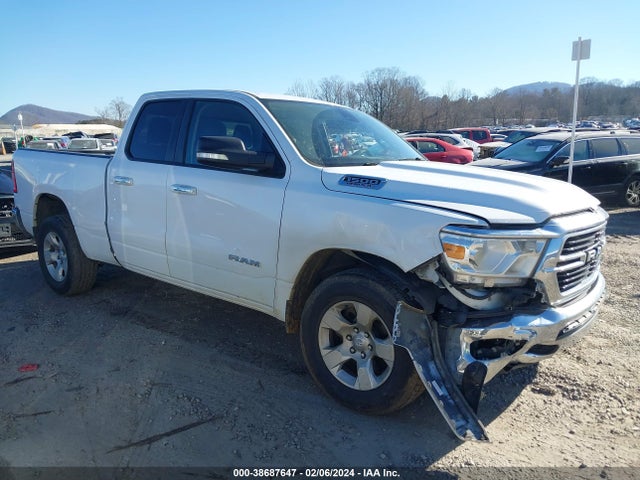 RAM 1500 Big Horn Quad Cab 4x4 6'4 Box 2020 1C6SRFBT5LN230222 головне зображення