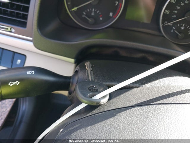 Hyundai ELANTRA SE 2017 5NPD74LF2HH129229 Image 11