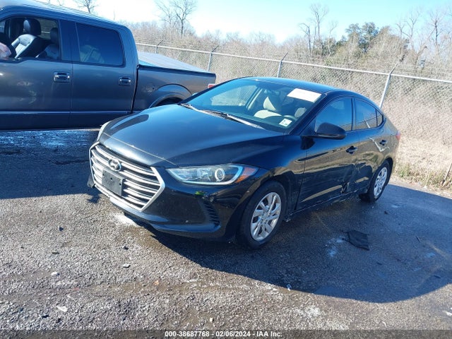 Hyundai ELANTRA SE 2017 5NPD74LF2HH129229 Image 2