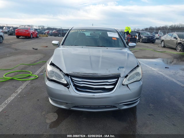 1C3CCBCG8EN176995 Chrysler 200 Limited