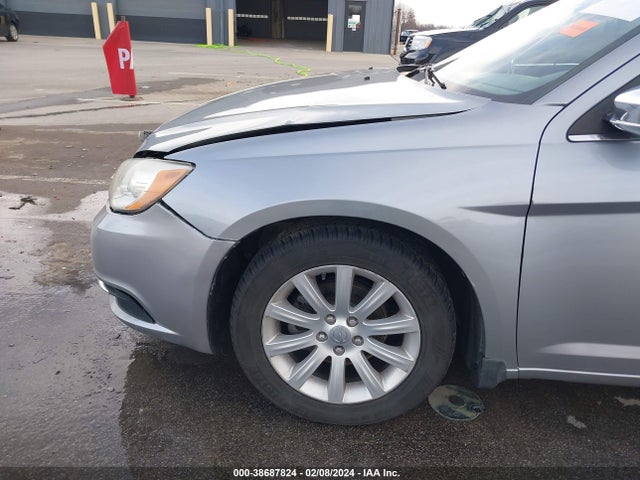 1C3CCBCG8EN176995 Chrysler 200 Limited
