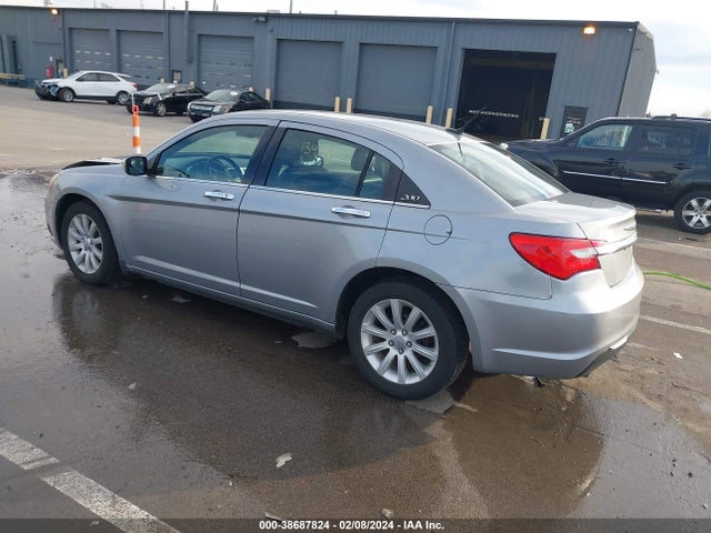 1C3CCBCG8EN176995 Chrysler 200 Limited