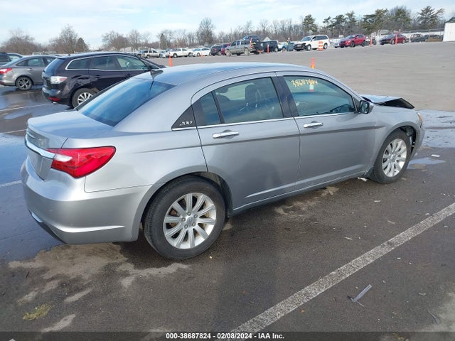 1C3CCBCG8EN176995 Chrysler 200 Limited