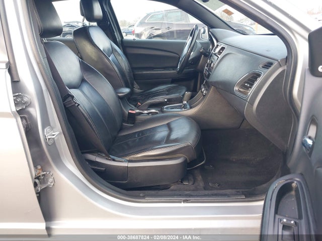 1C3CCBCG8EN176995 Chrysler 200 Limited