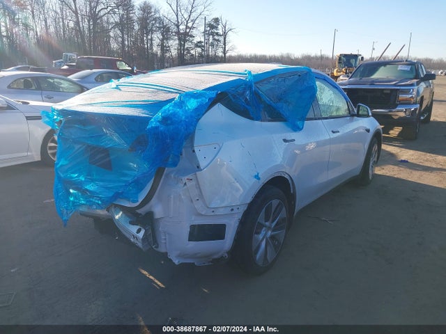 2023 TESLA MODEL Y 7SAYGDEE2PF626383 Photo 3