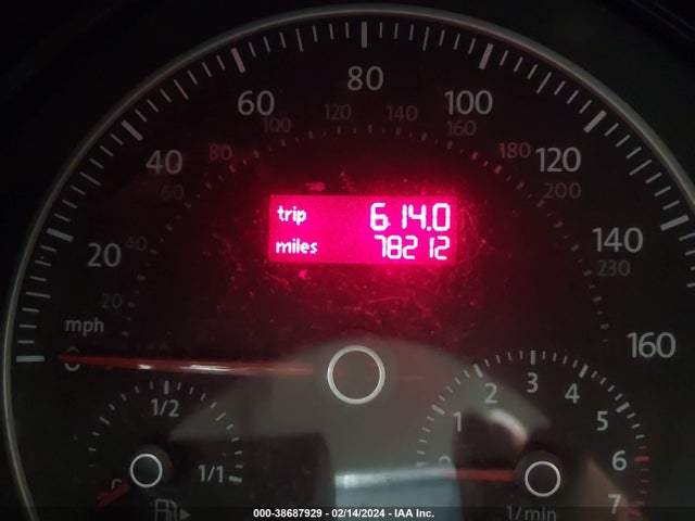 2010 VOLKSWAGEN NEW BEETLE 2.5L VIN: 3VWRG3AG2AM013652