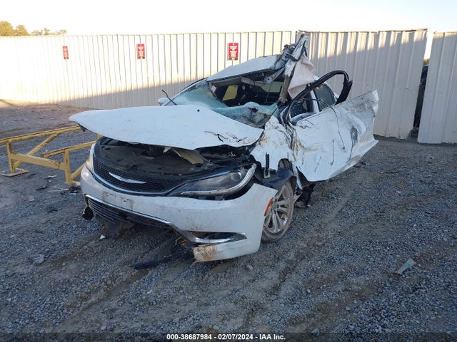 Chrysler 200 Limited Platinum 2016 1C3CCCAB3GN195714 Image 2