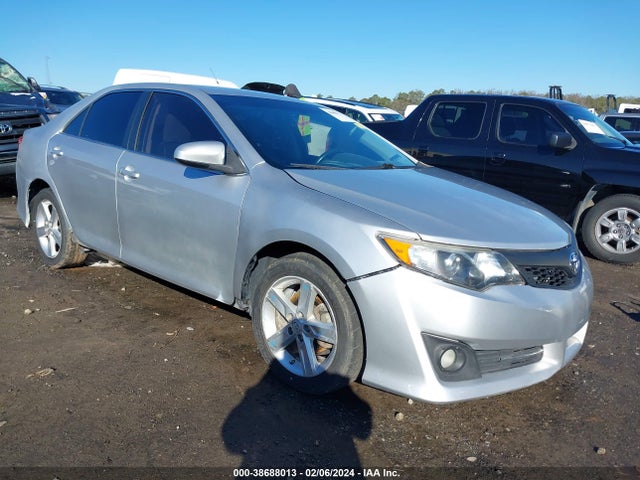 2014 TOYOTA CAMRY SE VIN: 4T1BF1FK5EU332646