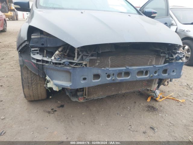 1FADP3M23JL201343 Ford FOCUS SEL