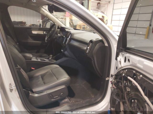 2021 VOLVO XC40 YV4162UK1M2598634 Photo 4