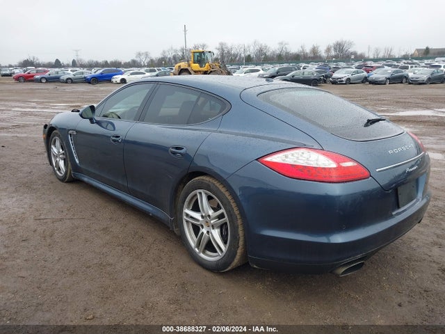 2011 PORSCHE PANAMERA WP0AA2A77BL012818 Photo 2