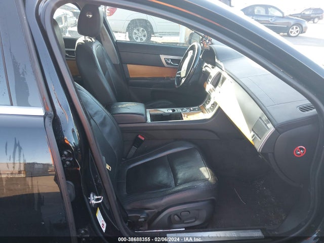 2010 JAGUAR XF SAJWA0FA8AHR61537 Photo 4