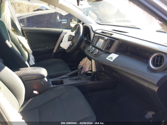 Toyota RAV4 LE 2017 2T3ZFREV4HW368607 Image 5