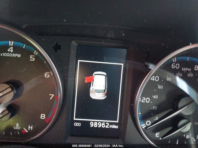 Toyota RAV4 LE 2017 2T3ZFREV4HW368607 Image 7