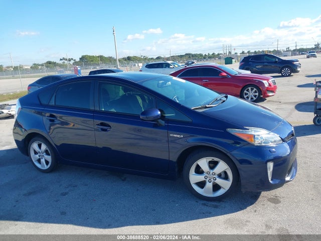Toyota PRIUS 2015 JTDKN3DU4F1988198 Image 13
