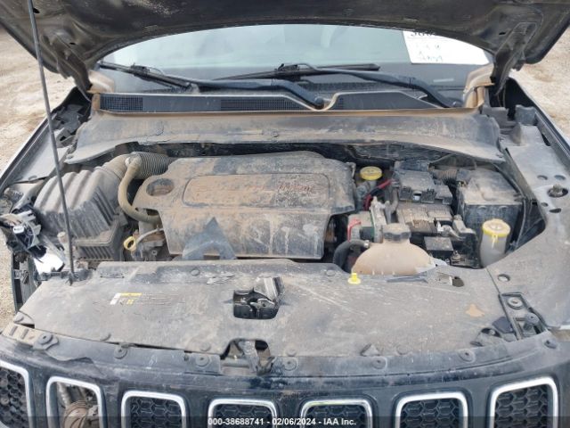 3C4NJCBB2JT139845 Jeep Compass Latitude Fwd